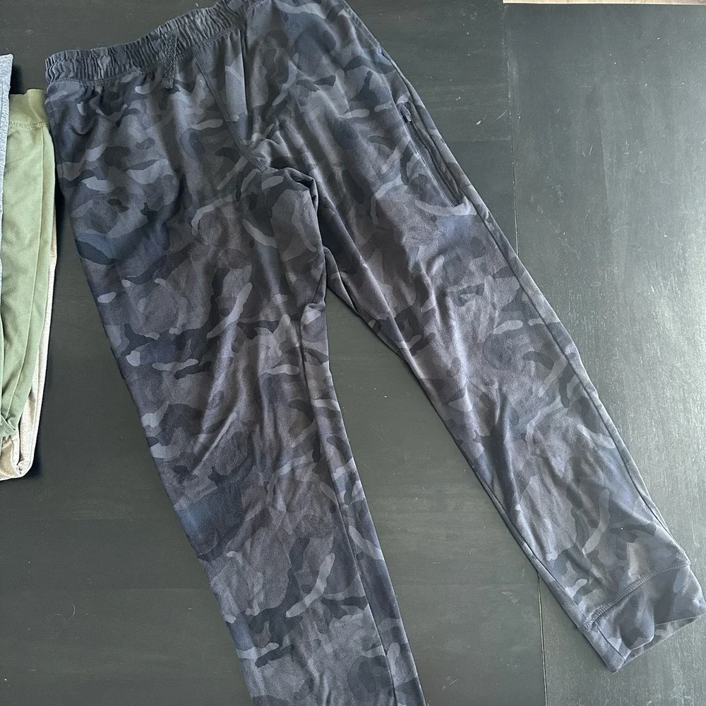 (4) Pairs Boys All In Motion Joggers Pants Target XXL 16/18 Gray Black Camo